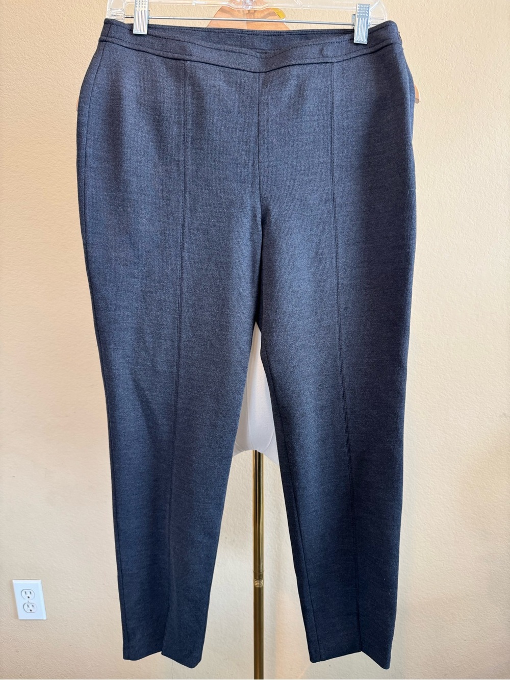 ST. JOHN Knit Pant Women’s 6 Gray Slit Front Side Zip Ankle Slim Leg Old Money
